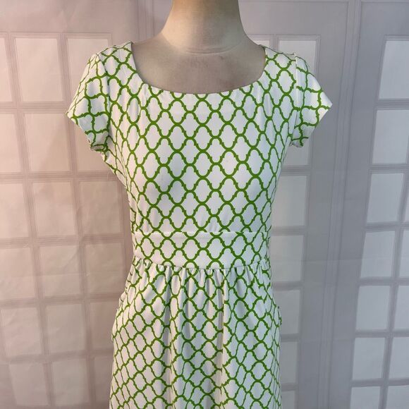 J McLaughlin white green geometric print cap sleeve sundress size small - Picture 2 of 10
